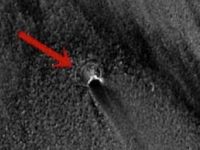 Locul de intrare al unei baze extraterestre sau crater? Iată ce a surprins pe planeta Marte sonda spaţială NASA Mars Reconnaissance Orbiter...