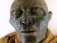 Chipul unui rege egiptean ce pare că abia şi-a dat duhul! Însă este mumia faraonului Seti I, ce a murit cu mii de ani în urmă...