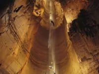 Peștera Veryovkina din Abhazia, cel mai apropiat loc de centrul Pământului