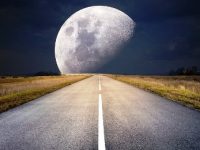 Conform numeroaselor relatări antice, a existat o perioadă în care Luna nu exista pe cer! Cine a adus-o acolo?
