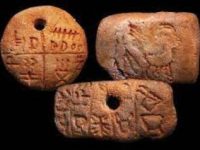 Enigmaticele tăbliţe de la Tărtăria, din judeţul Alba: au 8.000 de ani vechime şi par a fi scrise în limba sumeriană! Ce caută la noi în ţară!?