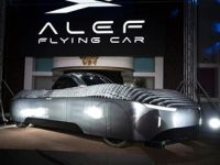 O maşină zburătoare ca în filmul SF "Back to the Future" a primit deja aprobare de la autorităţile americane şi va apărea pe piaţă în anul 2025