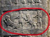 Creaturile hibride misterioase descrise pe obeliscul negru al lui Shalmaneser III: un experiment genetic al zeilor-extratereştri?