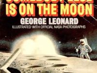 Un fost om de ştiinţă NASA descoperă adevărul crud: "Altcineva se află pe Lună!" Construcţii gigantice, benzi transportoare, platforme mecanice imense...