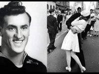 Misterul din spatele celebrei fotografii de la finalul celui de-al doilea război mondial – „Marinarul pupăcios”