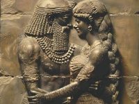Iubirea dintre extratereştrii Anunnaki Enki (Lucifer) şi Ninmah - care erau frate şi soră - a fost cea care ar fi dus la creaţia oamenilor moderni? Aşa ne spune legendele sumeriene şi cercetătorul Zacharia Sitchin...