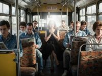 Întâmplare din 1983: o femeie nepământeană urcă în mijlocul unui autobuz. Era extrem de frumoasă, iar din ea izvora lumină…