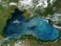 Lucruri uluitoare despre Marea Neagră: ştiaţi că pe fundul ei se găsesc oxizi de uraniu? De ce e mai bine să aibă o culoare "tulbure" decât una albastră