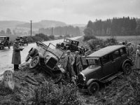 Germania, 1929: pe o nouă autostradă, în decurs de 1 an, peste 100 de maşini au ieşit din decor, toate la kilometrul 239. De vină ar fi fost un curent magnetic puternic. Legendă urbană?