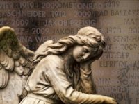 Un fenomen tulburător de care se vorbeşte mai puţin: a simţi momentul, prin telepatie, când cineva apropiat moare… Un fenomen tulburător de care se vorbeşte mai puţin: a simţi momentul, prin telepatie, când cineva apropiat moare…