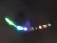 Un OZN misterios, multicolor, văzut deasupra Iranului, face furori pe Internet Un OZN misterios, multicolor, văzut deasupra Iranului, face furori pe Internet
